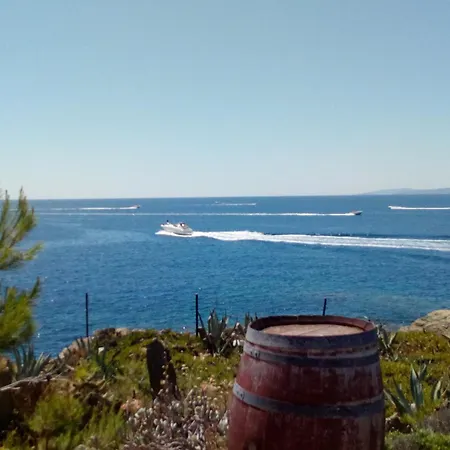 1037 Meda Chica Bxs H, Maravillosa Situacion, Sobre Rocas Donde Podra Relajarse Escuchando Olas Del Mar, Vista Al Mar. - Es-258-33 Apartamento Rosas
