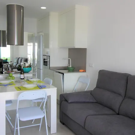 Apartment 1037 Meda Chica Bxs H, Maravillosa Situacion, Sobre Rocas Donde Podra Relajarse Escuchando Olas Del Mar, Vista Al Mar. - Es-258-33 Roses